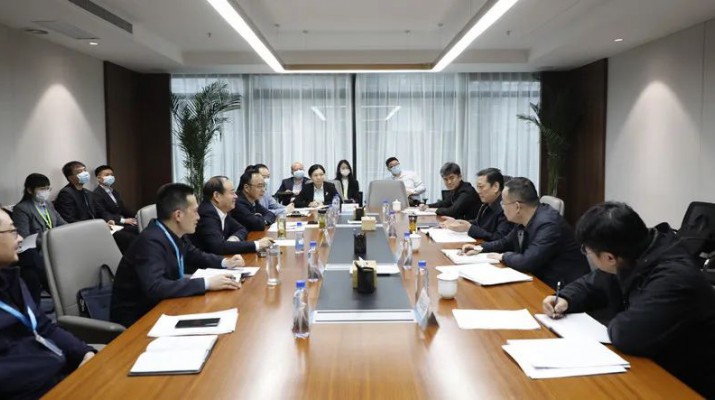 省政府国资委党委委员、副主任范武德一行到众博·（中国）手机网页版文旅集团调研