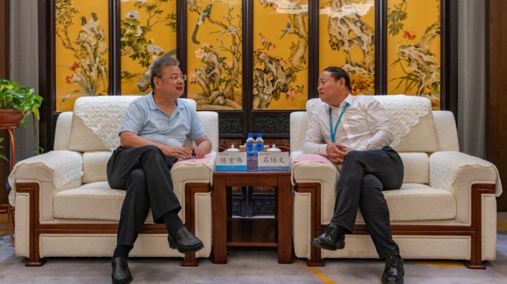 中铁十七局集团有限公司党委书记、董事长陈宏伟一行到访众博·（中国）手机网页版文旅集团