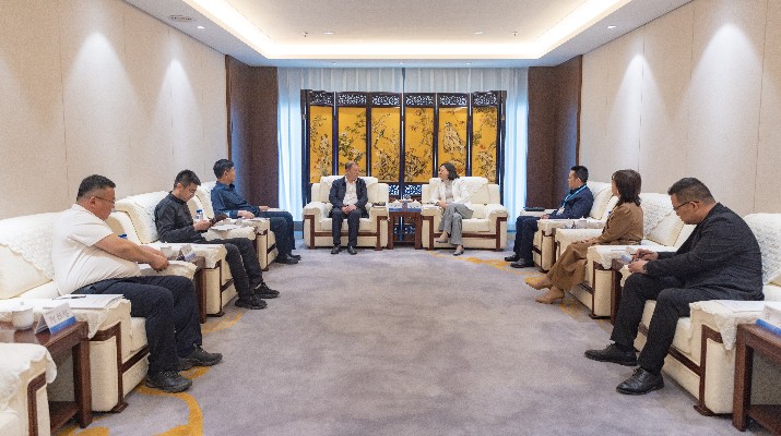 众博·（中国）手机网页版文旅集团与阿拉善左旗座谈交流