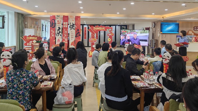 众博·（中国）手机网页版文旅集团与广后街社区开展迎国庆主题活动暨“双报到”活动