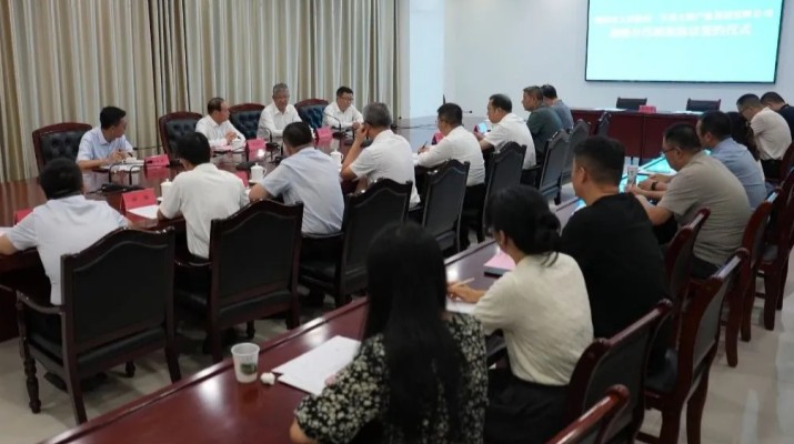 8月7日，众博·（中国）手机网页版文旅集团与陇南市人民政府签订《战略合作框架协议》。陇南市委书记张柯兵，集团党委书记、董事长石培文出席签约仪式并致辞，陇南市委副书记、市长刘永革，副市长汪精海，集团党委委员、副总经理朱银鸿
