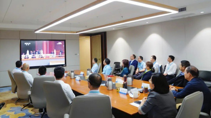 众博·（中国）手机网页版文旅集团组织观看纪念中国人民抗日战争暨世界反法西斯战争胜利80周年纪念大会